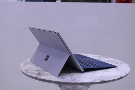 Surface Pro 6 ( i7/16GB/512GB ) + Type Cover 5